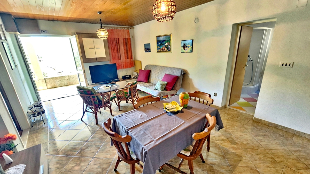 Samostojna hiša v Okrugu Donjem/Čiovo na izjemni lokaciji, drugi vrsti od morja